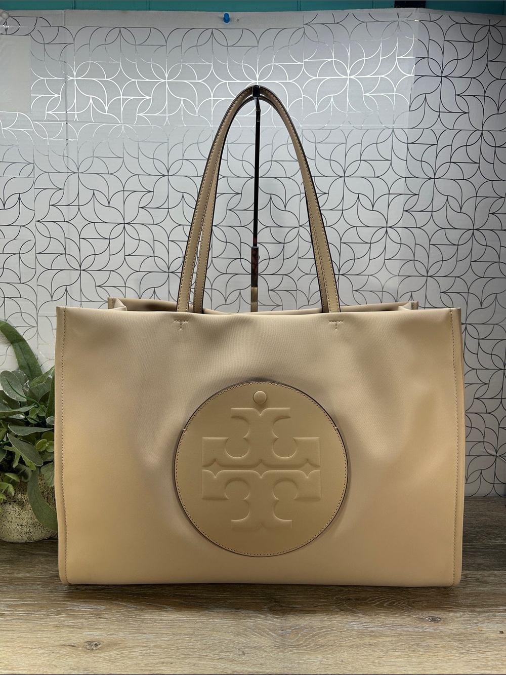 3606 Tory Burch Neutral Beige Tote 883606